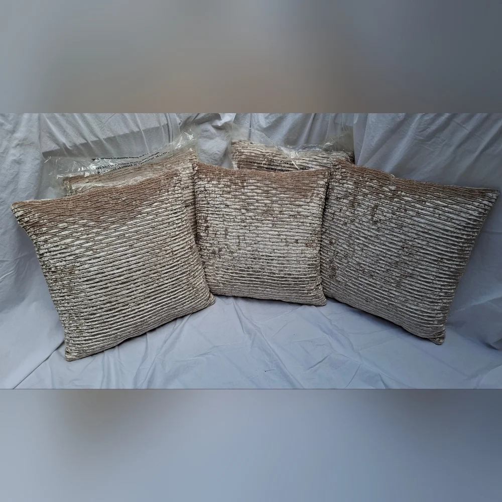 Vintage Pier 1 Ripple Velvet Ivory Set Of 5 Accent Pillows Throw Pillows